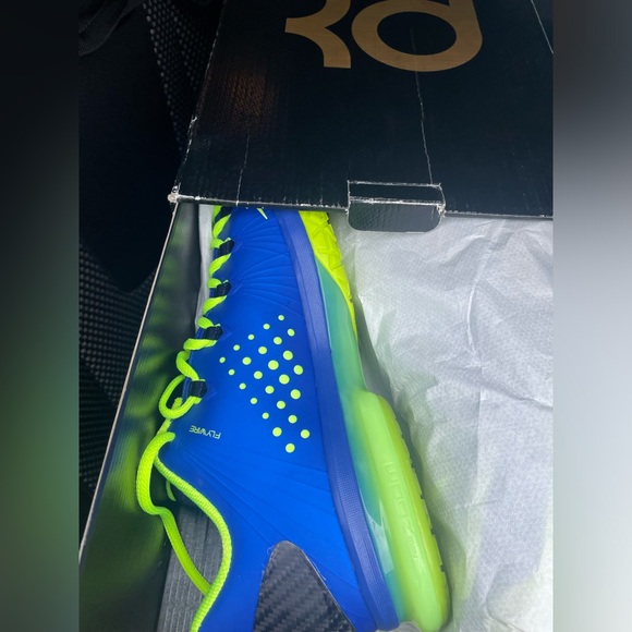 KD 5 Superhero Size 10 - Picture 5 of 6